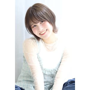 レイヤーボブ×アッシュベージュ×くびれヘア20代30代40代