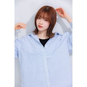 ミディアム外ハネスタイル