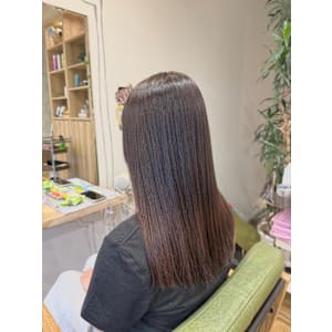 やわらかく自然にまとまる、ダメージレスな艶ストレート - Hair Room Nico【ヘアルームニコ】掲載中