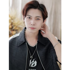 アップバングレッドブラウンモテマッシュ　サーフフェザー