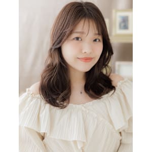 ゆるふわくびれカール大人ガーリーミディ　ナチュラルブラウン