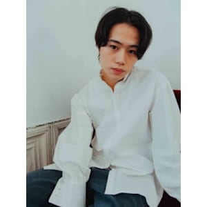 センターパートラフウェーブ