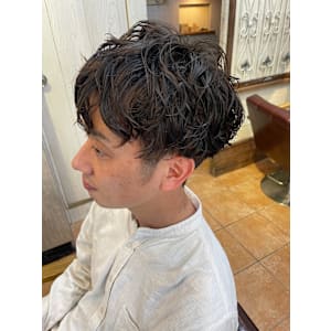 大きめカールでゆるパーマ