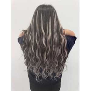 黒×シルバーのバレイヤージュstyle！