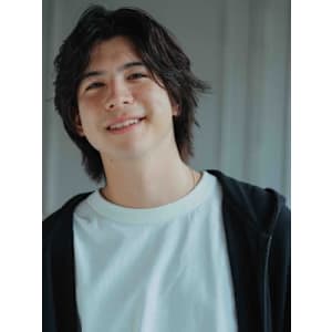 センターパートスタイル