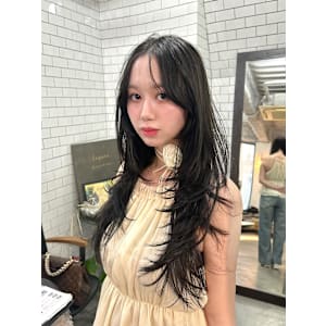 韓国ハッシュカット×透明感グレーブラック