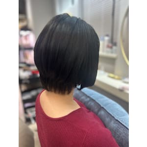 軽めのショートボブレイヤー♪