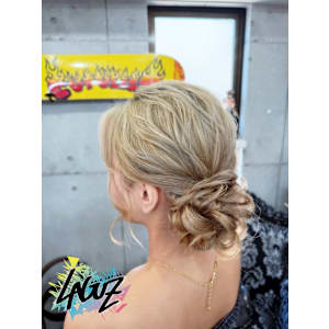 【ヘアセット】 ルーズシニヨンアレンジ【大人可愛いまとめ髪】