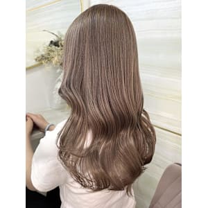 《高橋亜美》ミルクティーベージュ/Wブリーチ