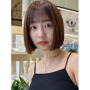 #ボブ #切りっぱなしボブ #前下りボブ #顔周りレイヤー 