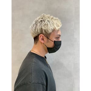 メンズショート×ホワイトカラー - ANSA hair 伏見桃山店【アンサヘアー フシミモモヤマテン】掲載中