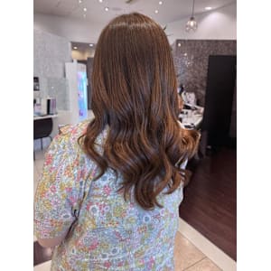 透明感あふれるナチュラルベージュカラー