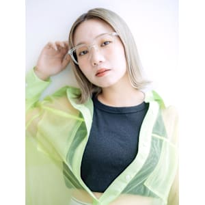 艶髪ハイトーン♪外ハネ似合わせカット