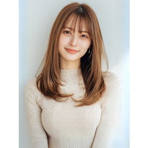 ブラウンベージュ レイヤーカット 顔周りカット 20代