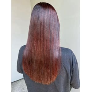 レッドブラウン 髪質改善 ストレートヘア 艶カラー ロング