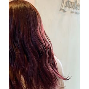 レッドカラー×ロングスタイル