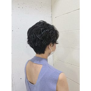 海外風パーマ×ショートスタイル