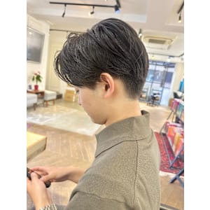 ビジネスヘア就活ヘアツーブロック刈り上げフェードメンズ