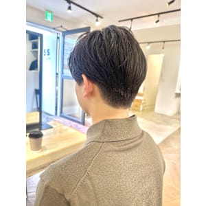ビジネスヘア就活ヘアツーブロック刈り上げフェードメンズ