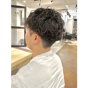 ビジネスヘア就活ヘアツーブロック刈り上げフェードメンズ
