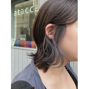 ミディアム　ぷつんと外ハネ　インナーカラー　ツヤカラー