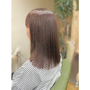 【しなやかに艶めく】上品なナチュラルストレート