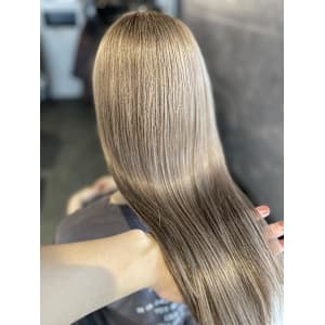 《三宅悠斗》ミルクティーカラー/ブリーチ/大宮