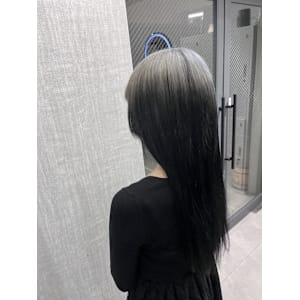 ルーツカラーとレイヤーカット！