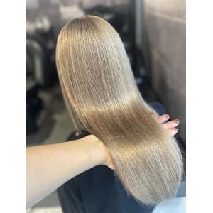 《三宅悠斗》ホワイトベージュ/ブリーチ/大宮