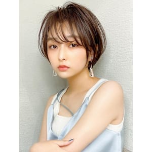 30代40代に人気の大人かわいい前髪ありのくびれショート