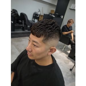 バーバークロップアイロンパーマスキンフェード/渋谷