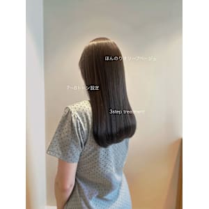 柔らか赤み消しベージュで艶感たっぷり