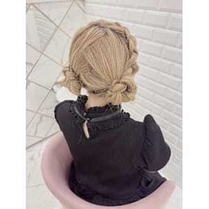 首元すっきり編み込みツインお団子＊まゆ - Lilme【リルミー】掲載中