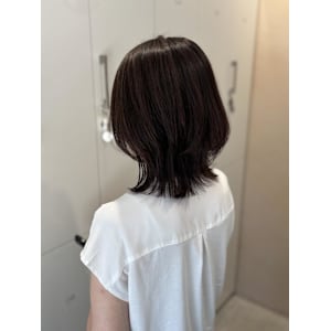 外ハネミディアムスタイル