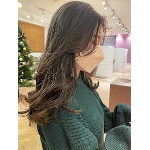 オリーブアッシュ 顔周りカット 韓国風ヘア レイヤーカット 