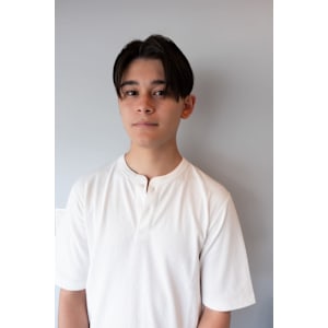 センターパート　メンズカット