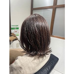 くびれヘアーで華やかな雰囲気に♪