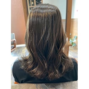 くびれレイヤー/ミディアム/グレージュ/透け感