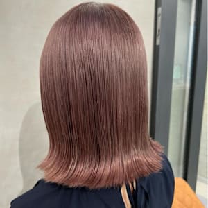 ピンクベージュ