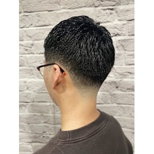 テーパーフェードアップバングショート