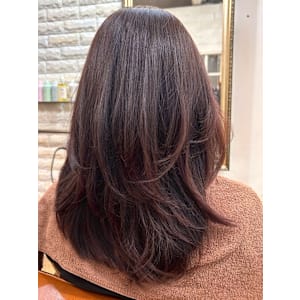 レッドブラウン セミロング レイヤーカット 30代 40代