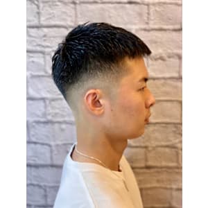 クロップ×フェードスタイル - 銀座マツナガ 新宿野村ビル店【ギンザマツナガ シンジュクノムラビルテン】掲載中