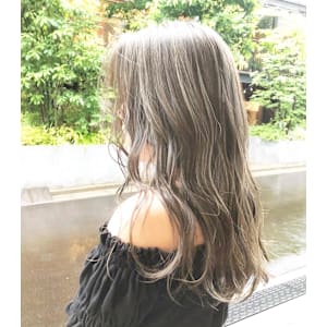 今季人気のハイライトカラー☆