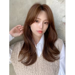 大人かわいいくびれヘアセミロング × ミルクティーベージュ