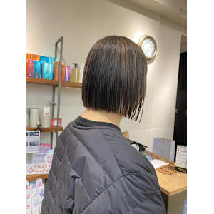 タッセル×コンパクトボブ