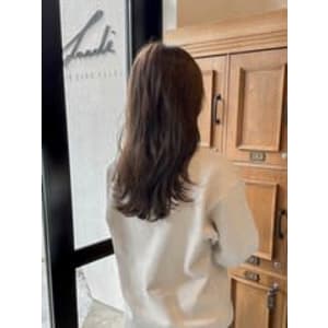 くすみベージュ×ウェーブロング（白髪染め可） - Laedi【ラエディ】掲載中