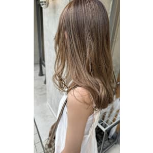 ハイトーンカラー×ハイライト×グレージュ