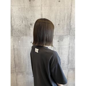 オリーブベージュ×BOB《ARCH CHIAKI》