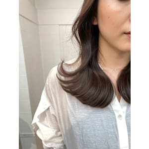 髪質改善トリートメント艶髪ブラウンくびれミディ