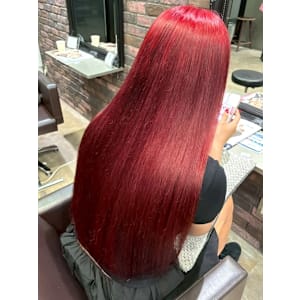 ハイトーンカラー レッド ケアブリーチ ツヤ髪 ロング